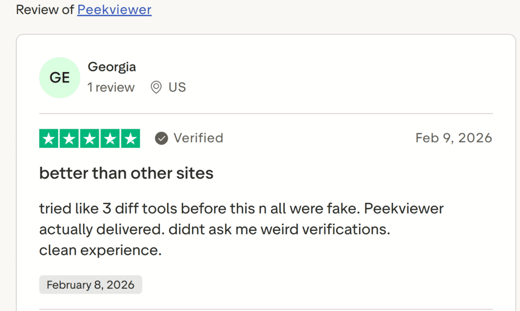 Screenshot of a positive Trustpilot review for Peekviewer