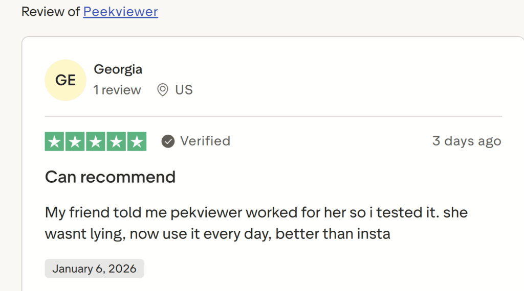 Screenshot of a positive Trustpilot review for Peekviewer