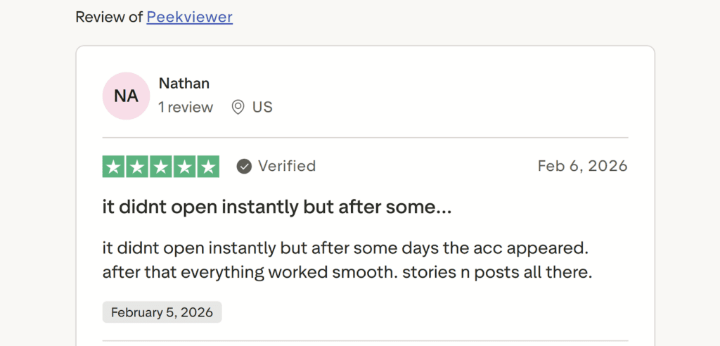Screenshot of a positive Trustpilot review for Peekviewer